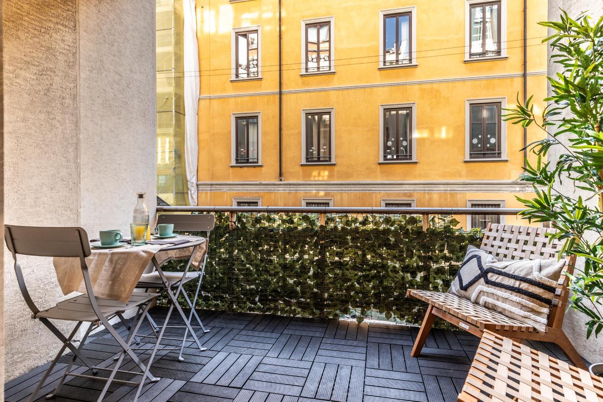 Stayeasy Quadronno33 - 3 Bedrooms, 2 Baths - Duomo Walking Distance Milano Dış mekan fotoğraf