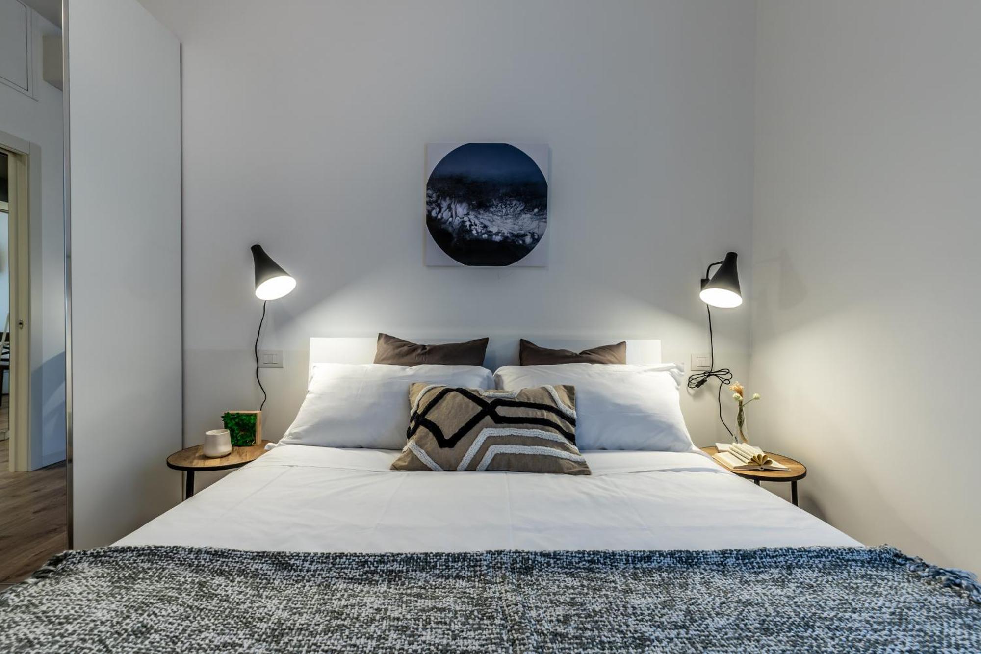 Stayeasy Quadronno33 - 3 Bedrooms, 2 Baths - Duomo Walking Distance Milano Dış mekan fotoğraf